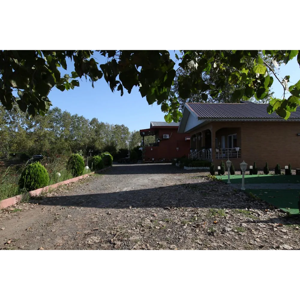 اجاره کلبه دوخوابه جنگلی مرادی 1